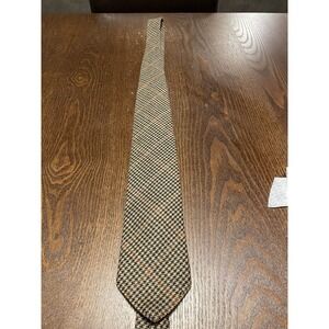 Brooks Brothers tie 90% wool 10% cashmere with DEFECT FLAW